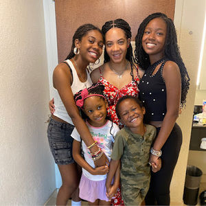 Meet your Posher, Jeanise